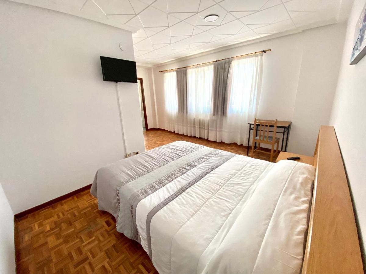 Garden Lodge Hostal Evencio ريبادافيا المظهر الخارجي الصورة