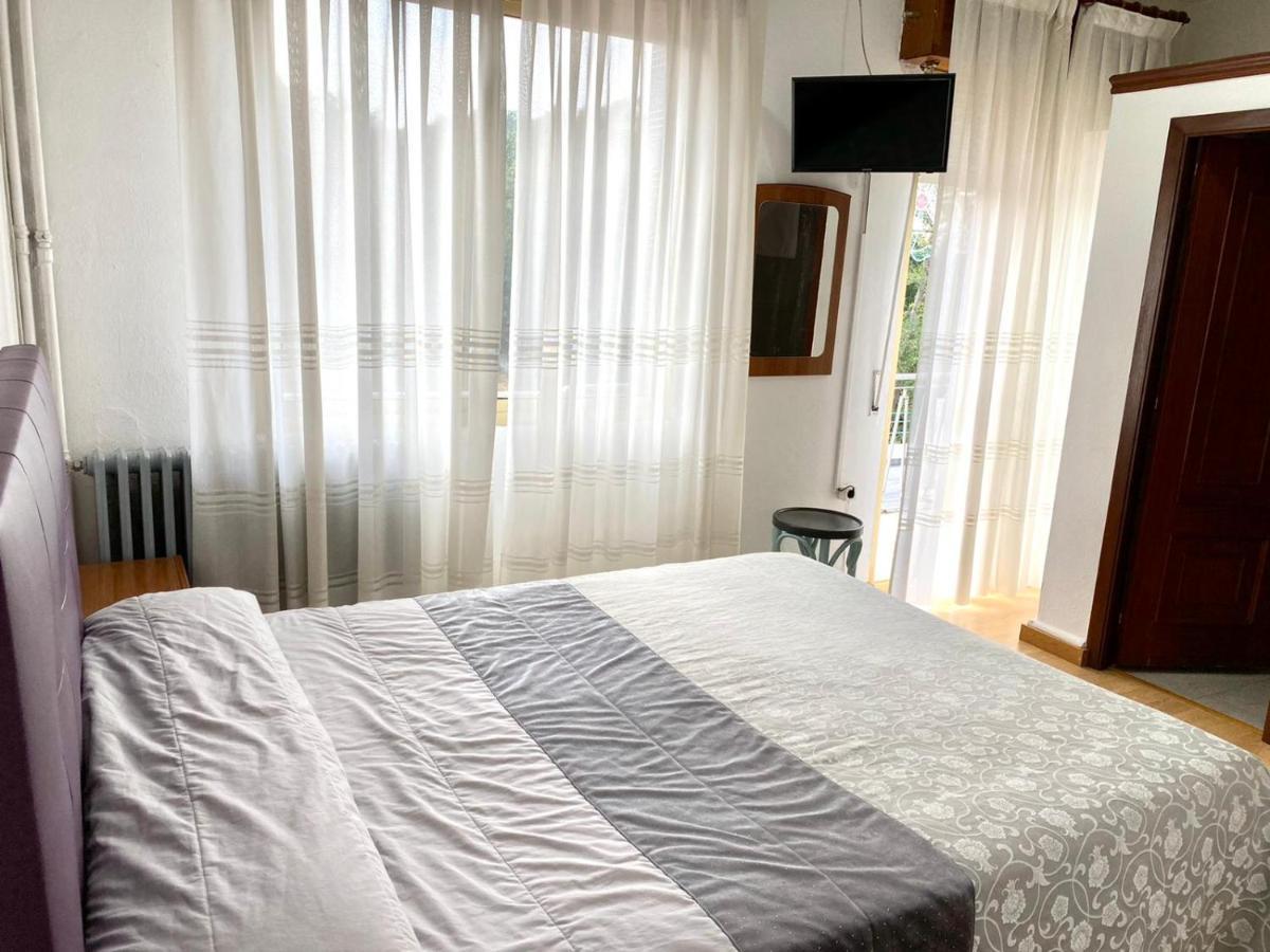 Garden Lodge Hostal Evencio ريبادافيا المظهر الخارجي الصورة